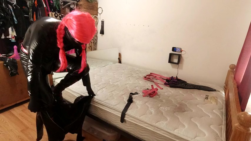 Catsuit-Bodysuit Armbinder Hogtie Self Bondage — Porno od JizzBunker.com