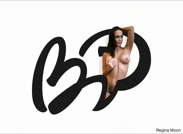 Red hair chick is giving a juicy blowjob by Bonga Cams: Doggy, Licking Amateur Porn