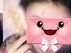 Big tits Ai Fei starts live broadcast