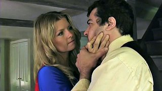 มาขึ้นรถไฟเล็ก ๆ ขี่บนรางจนถึงทางแยก