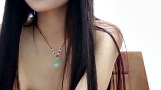 Ficamos com uma estudante de 18 anos, graduada em enfermagem no Orange Master Hotel, na China. Ela tem um corpo rechonchudo e um BB gordo e macio.