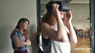 Når mennene deres ikke er hjemme, vil disse jentene leke!