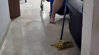 Palmyra Gordy. Fette Nymphomanin unterhält sich, indem sie ihre Muschi befriedigt