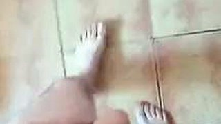 بابا با خروس بزرگ بزرگ من بازی کرد و بر روی پای مرد سکسی من انزال شد تا یک میلیون بازدید (جنین پا) (Gayfeet) به دست آورد