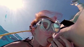 Sexo duro bajo el agua y mamada de Minnie Manga