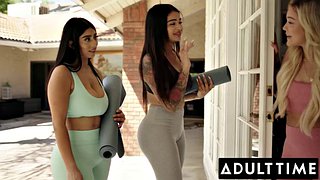 Τα Lesbian Girls Big Ass συνδέονται στο στούντιο γιόγκα!