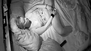 Caméra cachée surprise en train de se masturber