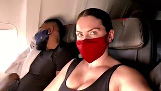 Cuckold sieht zu, wie seine Frau gefickt wird