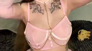 Adrianna Savu มีการหลั่งสองครั้งติดต่อกัน ซึ่งเป็นสุดยอดสื่อลามก XXX!