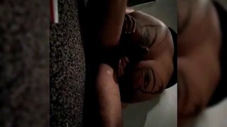 ดูฉันโดนเย็ดโดยลูกชายกระจู๋ใหญ่ของเพื่อนบ้าน