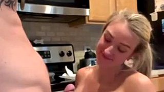 ภรรยาชาวออสเตรเลียกลืนน้ำลายในครัว