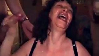 Ώριμη BBW Cum Covered Bukkake