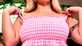 Peitos grandes curvilíneos Esposa Montando Dildo