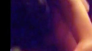 نوجوان چینی پینای خروس بزرگ دوست پسر را می مکد