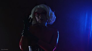 Αποκριάτικο λατέξ MILF Η Arya Grander σαγηνεύει με λαστιχένια γάντια ASMR ακούγεται βίντεο φετίχ SFW