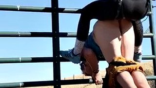 Femdom ในที่สาธารณะ