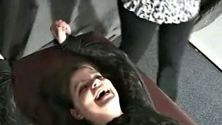 Gordita sumisa ama ser usada como esclava de cosquillas