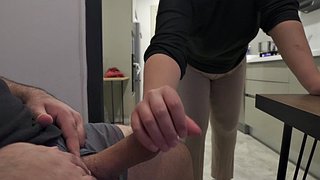 Üvey annem beni mutfakta mastürbasyon yaparken yakaladı