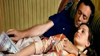 Tochter spielt mit Papa, wenn Mama nicht da ist