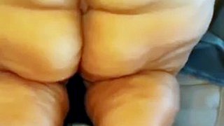 LEAKED VIDEO!! BBW MILF shakes her giant ass on camera