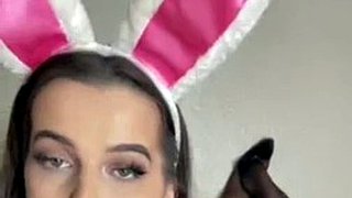 Το Xosarahx κάνει πίπα σε ένα κουνέλι (διαβάστε την περιγραφή)