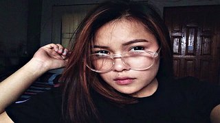 Η Nong Kai Swing, ένα κορίτσι Chiang Rai Mae Sai, σπουδάζει στο Πανεπιστήμιο Phayao.