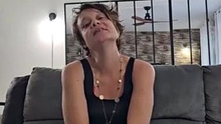 Καλώντας μια γαμημένη μηχανή και πίπα