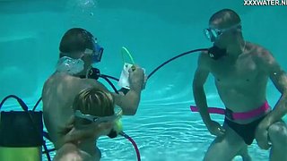 David šuká Samanthu hardcore pod vodou