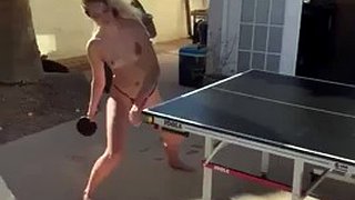 Kenna James จัดการกับลูกบอล