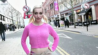 Lassie โกรธและทิ้งไว้บนรถบัส!