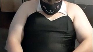 Παχουλός femboy - αυνανίζεται με κουστούμι λαγουδάκι