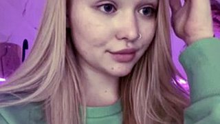 Yurtta yeni bir fahişe aradığını duydum.