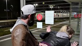 Julia-Winter Extrem öffentlich am Bremer Hauptbahnhof - ins Gesicht gespritzt - auf dem Bahnsteig gefickt