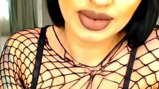 duży fałszywy tyłek dokucza