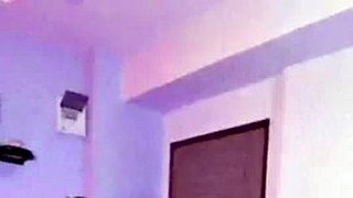 Cherry ladyboy jezdí, dokud nevystříkne