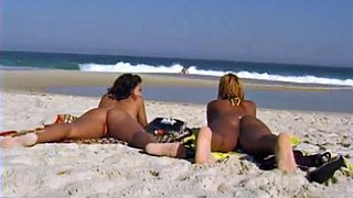 Sheila melo sexe sur la plage