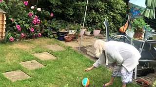Big Tit Neighbor Granny (Με έπιασε!)