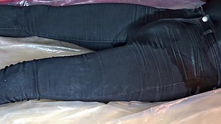 Orgasm in eingepisster jeans