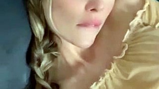 مشت بیدمشک نوجوان شاخدار و پرتاب