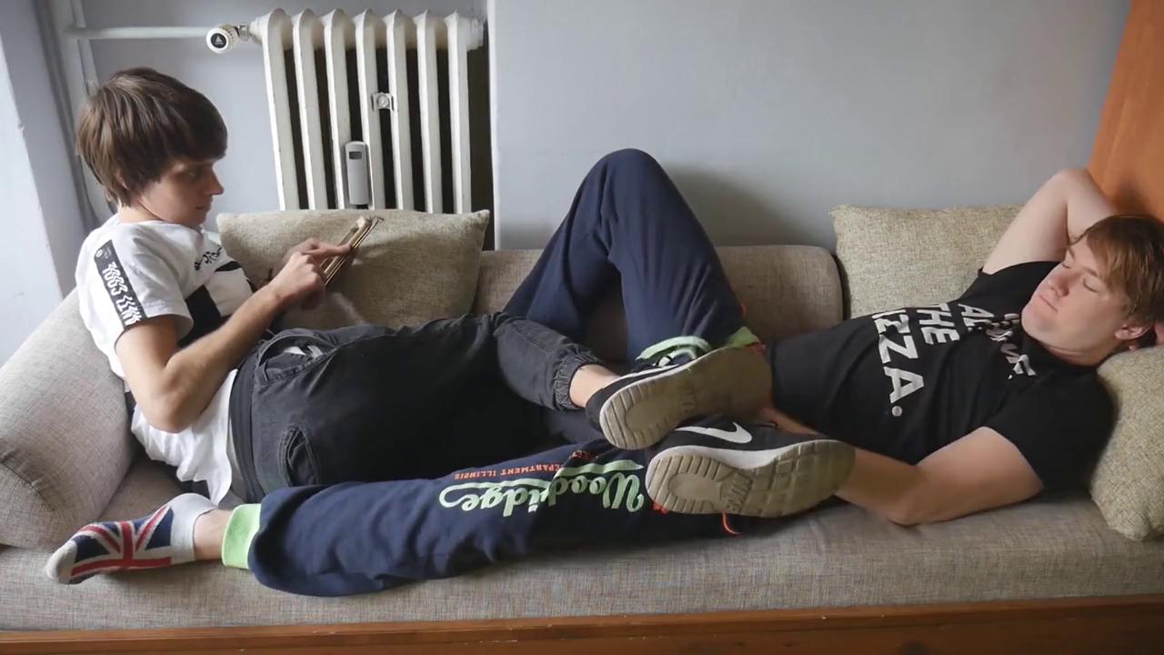 Twink's Ankle Socks Footjob and Feet Worship