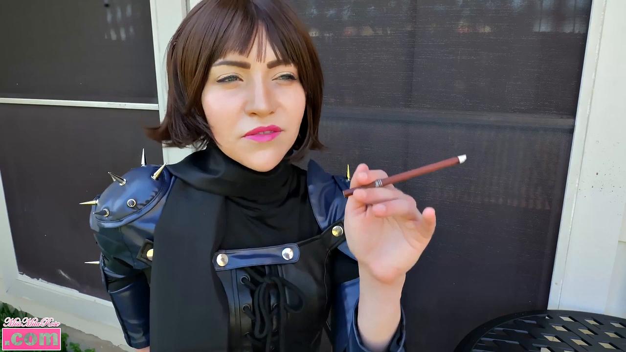 Anime Queen's Smoking joi