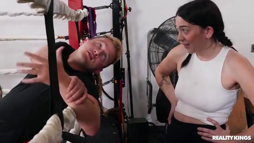 Gem Jewels Deepthroats Lesbian Cock