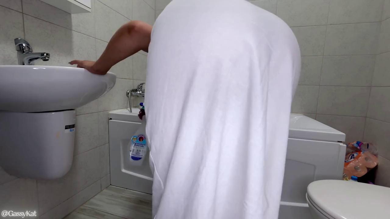 gassykat's Latina milf Farts in White Dress Shower