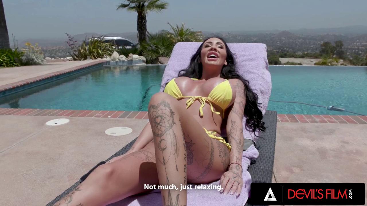 Remote Vibrator Drives Busty milf Danae Mar Wild