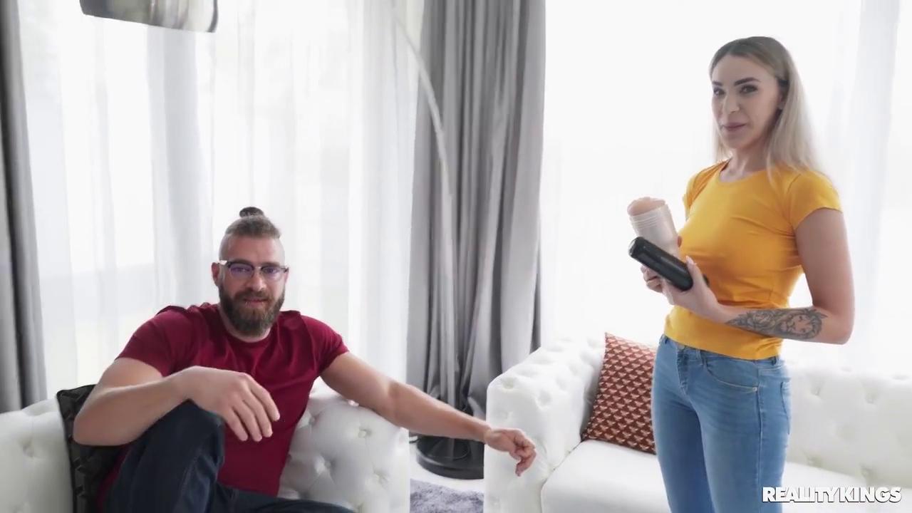 Hentai Maid Merida Sat Sucks Xander Corvus'Big Cock And Balls