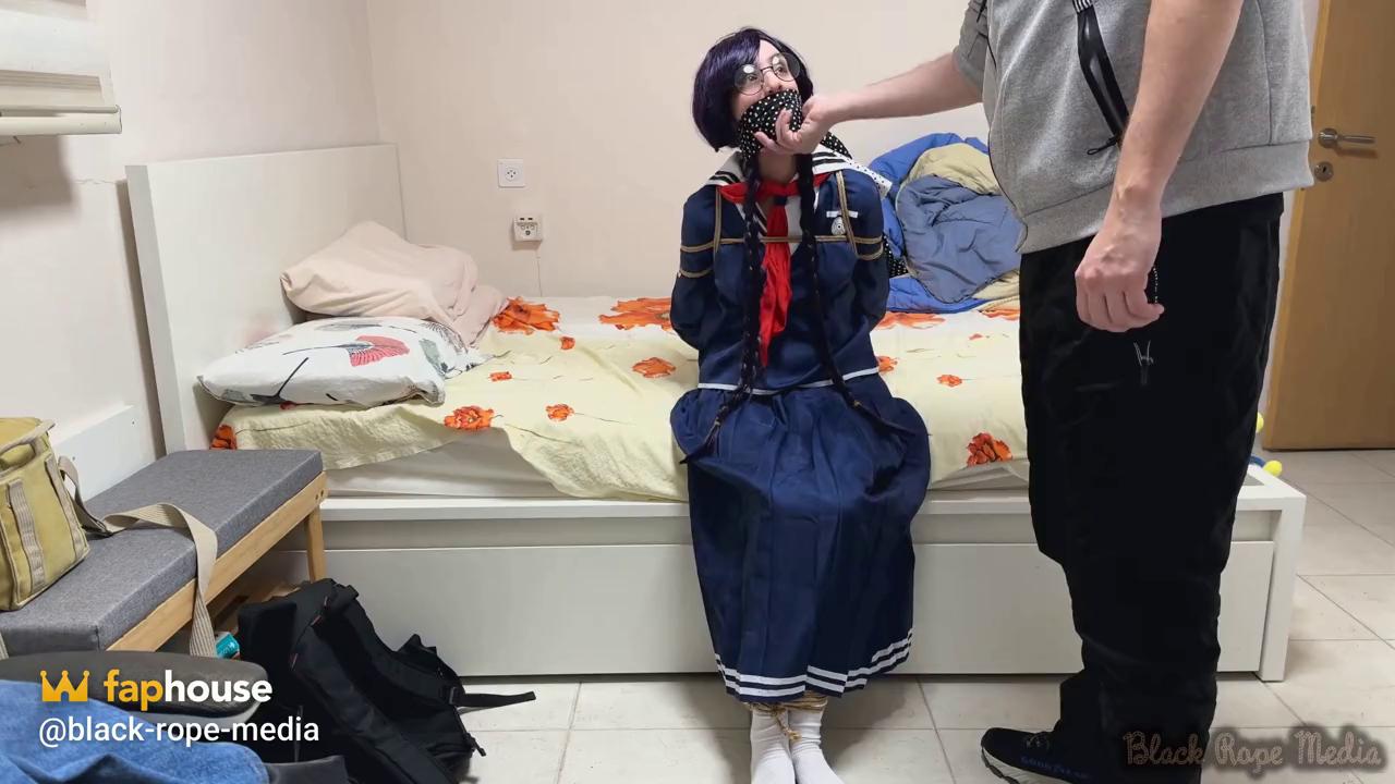 Miriam Slave in bdsm Cosplay