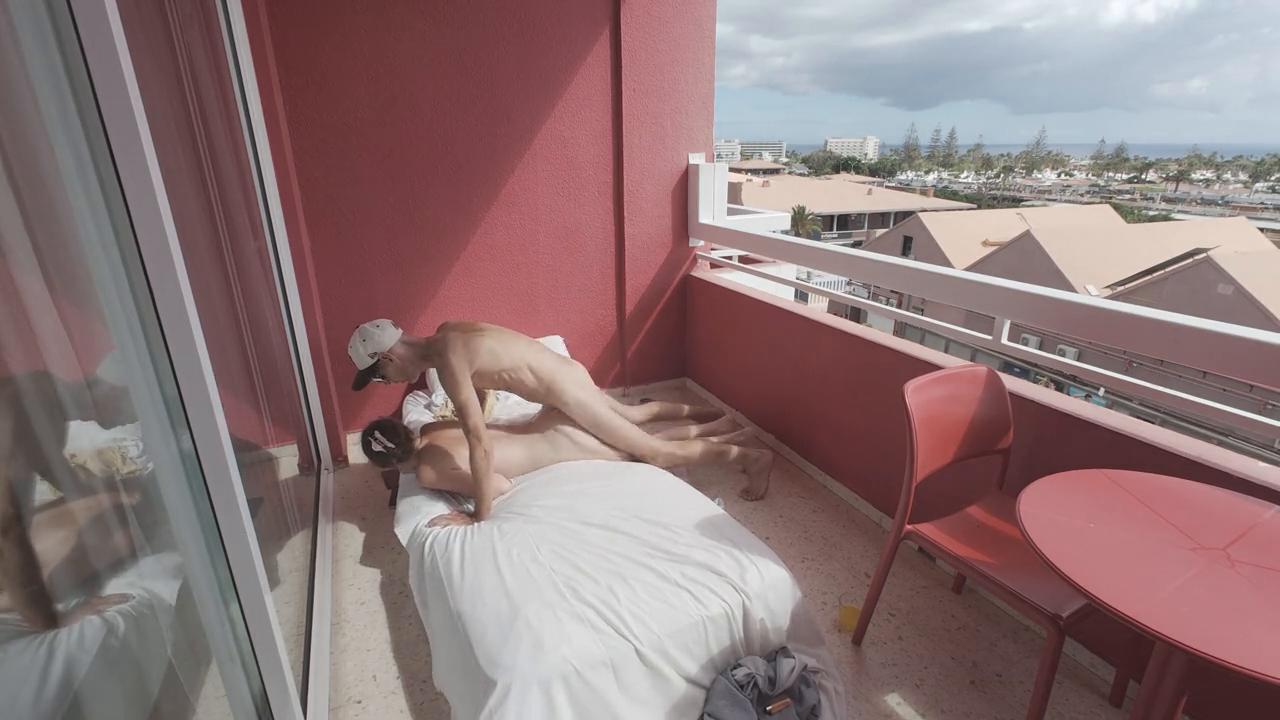 scottishsweetie Takes Husband's 9 Inch Cock While Sunbathing
