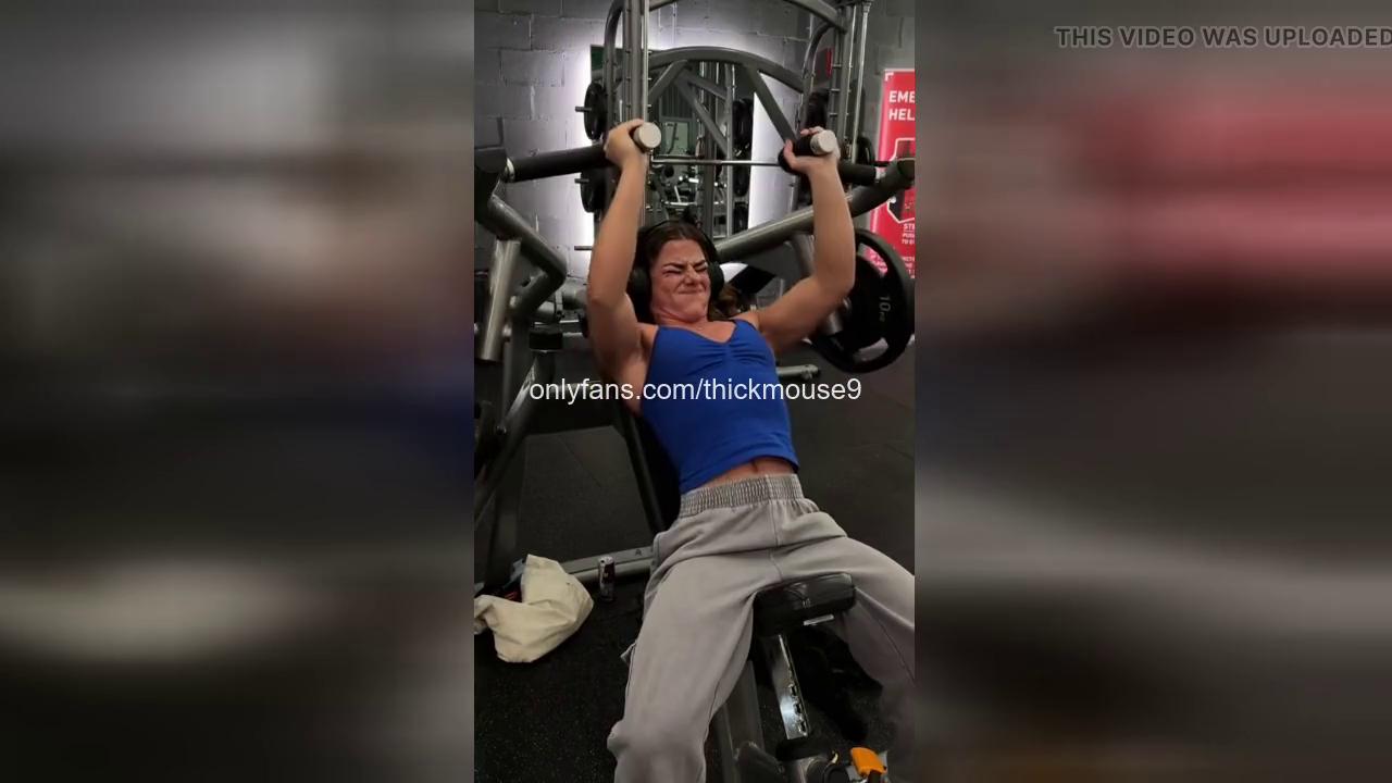 thickmouse9's Oiled Muscle Pussy Slammed Hard Live