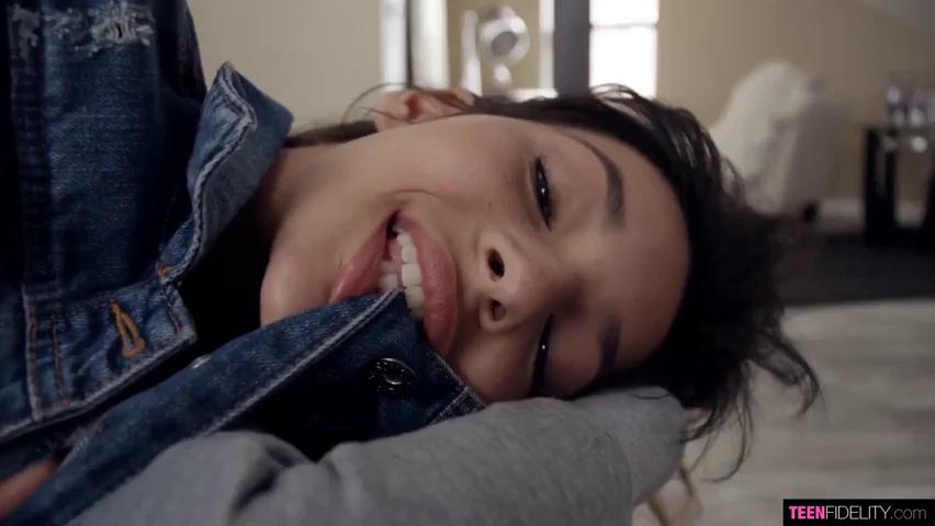 Kitty Wants Cum ft. Kitty Carrera: Blowjob, Doggy & Cowgirl Porn