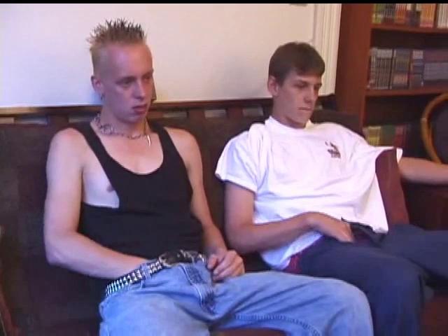 Roar and Skylerr Suck Dick